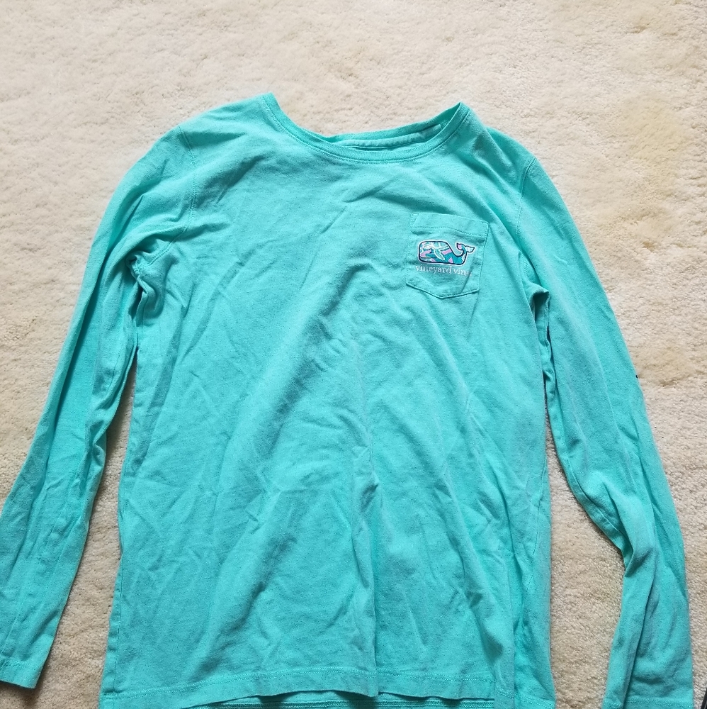 teal vineyard vines tshirt